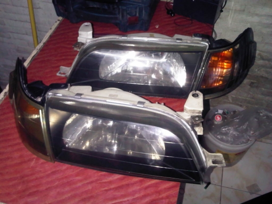 ขายต่อ ถูกๆครับไฟหน้า+ไฟมุมของแต่งโตต้า3ห่วง