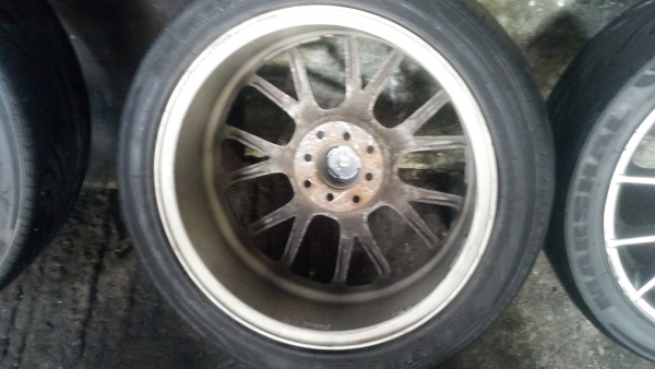 แม็กนอกขอบ17 พร้อมยาง 215 45 17 ราคา 7700 บาท แม็กนอกขอบ17 พร้อมยาง 215 45 17 ราคา 7700 บาท