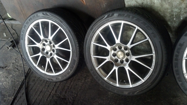 แม็กนอกขอบ17 พร้อมยาง 215 45 17 ราคา 7700 บาท แม็กนอกขอบ17 พร้อมยาง 215 45 17 ราคา 7700 บาท