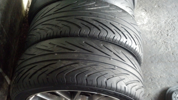 แม็กนอกขอบ17 พร้อมยาง 215 45 17 ราคา 7700 บาท แม็กนอกขอบ17 พร้อมยาง 215 45 17 ราคา 7700 บาท