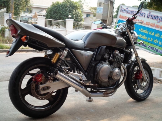 ขาย CB400 ปี 94 สภาพนางฟ้า ของแต่งเพียบ ราคา 68,000 ต่อรองได้