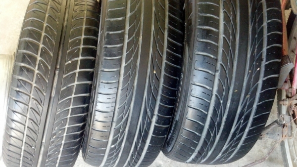 ขายแม็ก ขอบ15 พร้อมยางดอกสวยๆ 5 เส้น ราคา 6700 บาท ขายแม็ก ขอบ15 พร้อมยางดอกสวยๆ 5 เส้น ราคา 6700 บาท