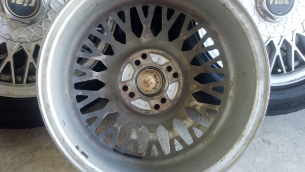 ขายแม็ก ขอบ15 พร้อมยางดอกสวยๆ 5 เส้น ราคา 6700 บาท ขายแม็ก ขอบ15 พร้อมยางดอกสวยๆ 5 เส้น ราคา 6700 บาท