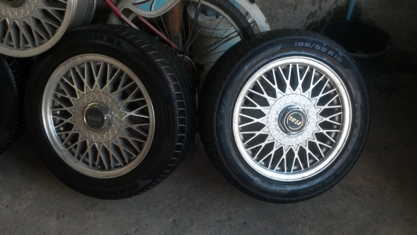 ขายแม็ก ขอบ15 พร้อมยางดอกสวยๆ 5 เส้น ราคา 6700 บาท ขายแม็ก ขอบ15 พร้อมยางดอกสวยๆ 5 เส้น ราคา 6700 บาท