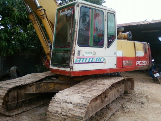 ขายรถแบคโฮ Komatsu PC200 รุ่น5