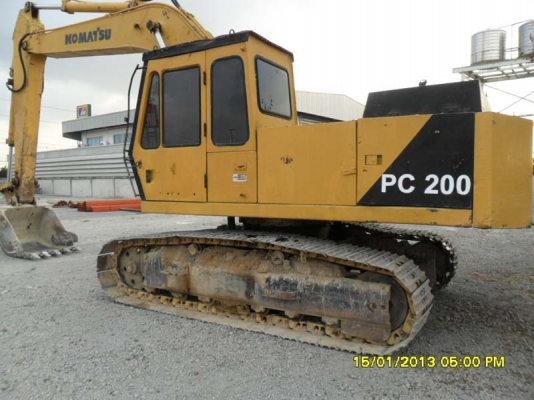 Komatsu PC200-2