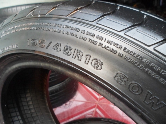 ยาง195/45/16(ดอกสวยๆไม่มีป่ะ 2เส้น ) ปี4810.DUNLOP.sport2030ขาย1,800฿