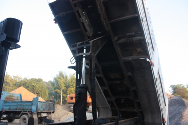 ขาย10ล้อดั้ม2เพลา195แรง