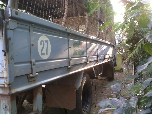 ขายด่วน  NPR120 ปี 2543 ห้างแท้ ( รถเบีรย์ช้าง  )รถเดิมบางทั้งคันสวย