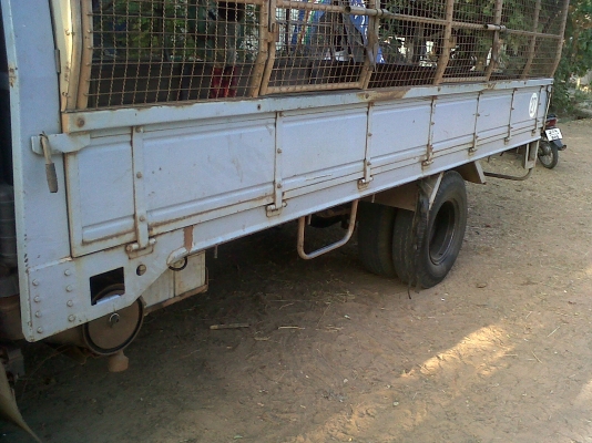 ขายด่วน  NPR120 ปี 2543 ห้างแท้ ( รถเบีรย์ช้าง  )รถเดิมบางทั้งคันสวย