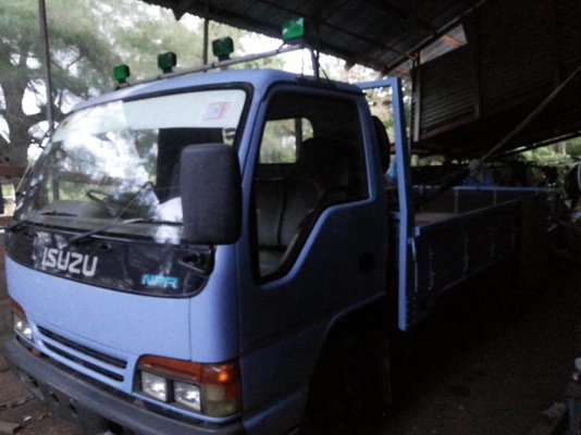 ขายด่วน  NPR120 ปี 2543 ห้างแท้ ( รถเบีรย์ช้าง  )รถเดิมบางทั้งคันสวย