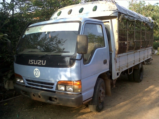 ขายด่วน  NPR120 ปี 2543 ห้างแท้ ( รถเบีรย์ช้าง  )รถเดิมบางทั้งคันสวย