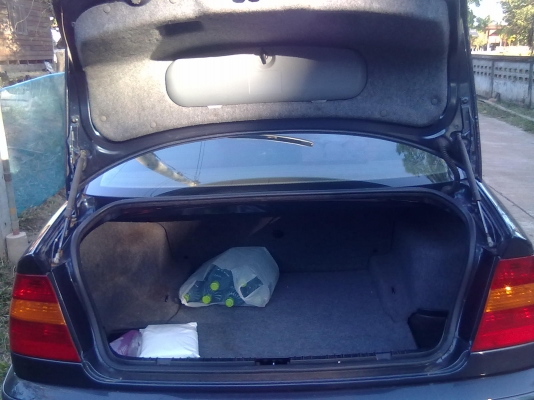 BMW318IA รุ่นไฟยก คอนฌทรลพวงมาลัย