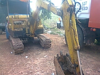 แบ้คโฮเล็ก KOMATSU PC30 เครื่องสองสูบ สภาพพร้อมใช้