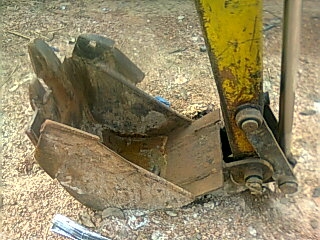 แบ้คโฮเล็ก KOMATSU PC30 เครื่องสองสูบ สภาพพร้อมใช้