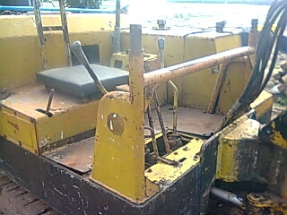 แบ้คโฮเล็ก KOMATSU PC30 เครื่องสองสูบ สภาพพร้อมใช้