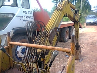 แบ้คโฮเล็ก KOMATSU PC30 เครื่องสองสูบ สภาพพร้อมใช้