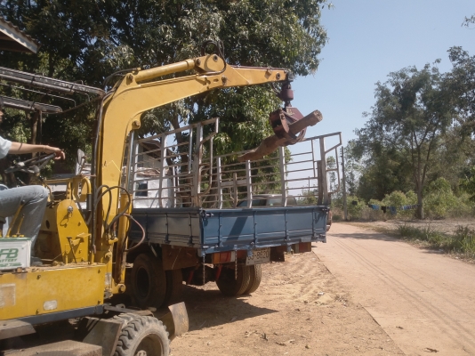 ขายแบคโฮล้อยางคีบไม้หมุนได้