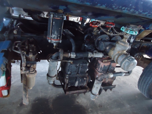 ขายด่วนรถ6ล้อFC2WEKAเครือง120แรงขรรทุกนํ้ามัน8000ลิตร