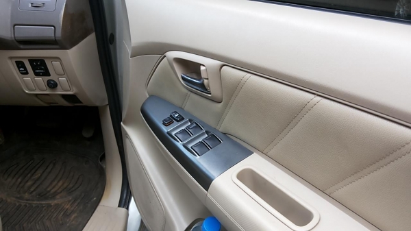 ***ขายแล้วครับขอบคุณ Truck2hand ขายสวยๆเดิมๆ TOYOTA FORTUNER 3.0V AUTO 4WD AIRBAGคู่/ABS ตัวท็อป ปี48/05 เครื่องเดิมเกียร์เดิม ไมล์12×,××× พ.พาวเวอร์ Multifunction ,Park Sensor,Cruse Control แอร์ CD-MP3 เบาะหนัง ก ***ขายแล้วครับขอบคุณ Truck2hand ขายสวยๆเดิมๆ TOYOTA FORTUNER 3.0V AUTO 4WD AIRBAGคู่/ABS ตัวท็อป ปี48/05 เครื่องเดิมเกียร์เดิม ไมล์12×,××× พ.พาวเวอร์ Multifunction ,Park Sensor,Cruse Control แอร์ CD-MP3 เบาะหนัง ก