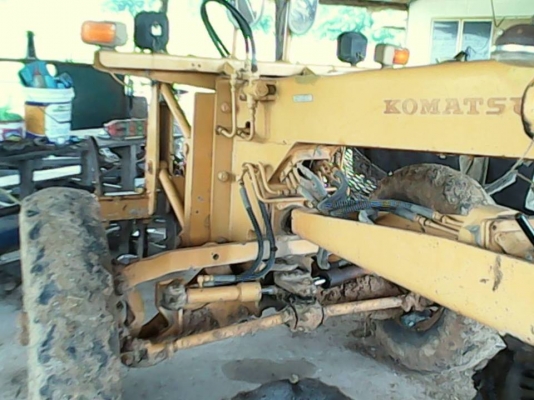 ***ขายแล้วครับขอบคุณ Truck2hand ขายรถเกรดเดอร์ เก่านอก KOMATSU MORTOR GRADER GD28AC-1 S.No.1443 เครื่องเดิมปั้มเดิม เครื่องKOMATSU 4D1052-75HP 4สูบ เครื่องแน่นแรงดี ไม่เยิ้ม ปั้มดีแรง ทำงานดี ระบบไฮฯครบ ใช้งานปกติ ใบมีดสภาพดี ไม่ผุ ยางดี4เส้น บอดี้เดิม สว ***ขายแล้วครับขอบคุณ Truck2hand ขายรถเกรดเดอร์ เก่านอก KOMATSU MORTOR GRADER GD28AC-1 S.No.1443 เครื่องเดิมปั้มเดิม เครื่องKOMATSU 4D1052-75HP 4สูบ เครื่องแน่นแรงดี ไม่เยิ้ม ปั้มดีแรง ทำงานดี ระบบไฮฯครบ ใช้งานปกติ ใบมีดสภาพดี ไม่ผุ ยางดี4เส้น บอดี้เดิม สว