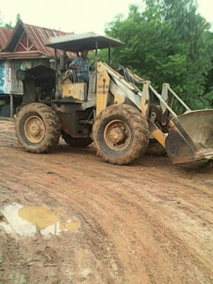 ***ขายแล้วครับขอบคุณ Truck2hand ขายรถตักล้อยาง WHEEL-LOADERS FIAT-ALLIS 345-B เอวแข็ง เครื่องยนต์ 4สูบ 80HP เครื่องดี แรงดี ปั้มดี ทำงานปกติ บุ้งกี๋สภาพดี แขนเดิม ไม่แตกไม่ร้าว ยางดี4เส้น บอดี้เดิม สีสันพอได้ รถใช้งานทำงานปกติ ทำงานดีเร็ว ยกดีตักดีไม่ยุบ ***ขายแล้วครับขอบคุณ Truck2hand ขายรถตักล้อยาง WHEEL-LOADERS FIAT-ALLIS 345-B เอวแข็ง เครื่องยนต์ 4สูบ 80HP เครื่องดี แรงดี ปั้มดี ทำงานปกติ บุ้งกี๋สภาพดี แขนเดิม ไม่แตกไม่ร้าว ยางดี4เส้น บอดี้เดิม สีสันพอได้ รถใช้งานทำงานปกติ ทำงานดีเร็ว ยกดีตักดีไม่ยุบ