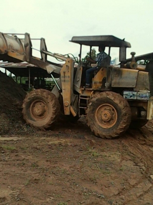 ***ขายแล้วครับขอบคุณ Truck2hand ขายรถตักล้อยาง WHEEL-LOADERS FIAT-ALLIS 345-B เอวแข็ง เครื่องยนต์ 4สูบ 80HP เครื่องดี แรงดี ปั้มดี ทำงานปกติ บุ้งกี๋สภาพดี แขนเดิม ไม่แตกไม่ร้าว ยางดี4เส้น บอดี้เดิม สีสันพอได้ รถใช้งานทำงานปกติ ทำงานดีเร็ว ยกดีตักดีไม่ยุบ ***ขายแล้วครับขอบคุณ Truck2hand ขายรถตักล้อยาง WHEEL-LOADERS FIAT-ALLIS 345-B เอวแข็ง เครื่องยนต์ 4สูบ 80HP เครื่องดี แรงดี ปั้มดี ทำงานปกติ บุ้งกี๋สภาพดี แขนเดิม ไม่แตกไม่ร้าว ยางดี4เส้น บอดี้เดิม สีสันพอได้ รถใช้งานทำงานปกติ ทำงานดีเร็ว ยกดีตักดีไม่ยุบ