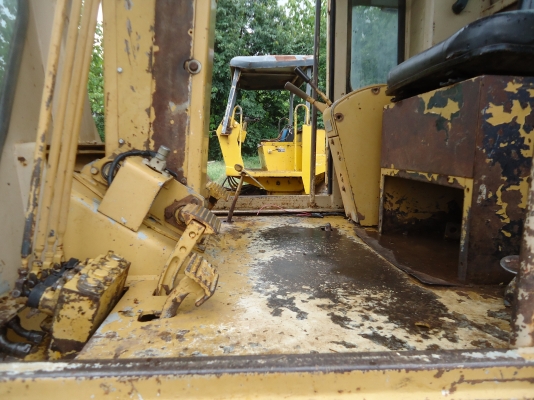 ขายด่วนรถเกรดCAT140G72V760หัวฉีดแฮมเมอร์มีเล่มทะเบียน