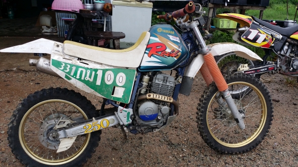 ขายด่วน YAMAHA TTR 250 ขายตามสภาพ กล่องไฟเสียครับ สตาร์ทมือ และสตาร์ทเท้า