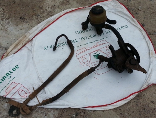 ฝาท้าย ฝาหน้า แก้มบังโคลน และอื่นๆ โซลูน่าตัวแรก มุมส้ม