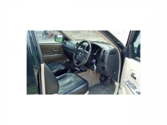 DMAX 4 ประตู SUPPER TITANIUM HILANDER 2.5 MT DMAX 4 ประตู SUPPER TITANIUM HILANDER 2.5 MT