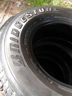 255/70R15  BRIDGE STONE DUELER H/T 840  มีชุด 4 เส้น  สวยๆ ยางเบอร์นี้หายาก  TEL.081-427-3941