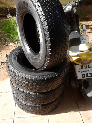 255/70R15  BRIDGE STONE DUELER H/T 840  มีชุด 4 เส้น  สวยๆ ยางเบอร์นี้หายาก  TEL.081-427-3941