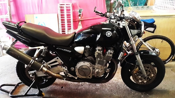 ขาย YAMAHA XJR1300ccปี1999 INV. ราคา79000 บาท มีของแต่งด่วน รายล่ะเอียดด้านใน ขาย YAMAHA XJR1300ccปี1999 INV. ราคา79000 บาท มีของแต่งด่วน รายล่ะเอียดด้านใน