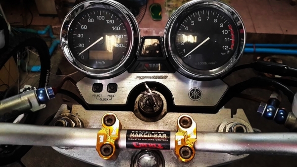 ขาย YAMAHA XJR1300ccปี1999 INV. ราคา79000 บาท มีของแต่งด่วน รายล่ะเอียดด้านใน