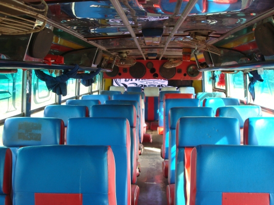 .ขายด่วนรถบัสพัดลม 10 เมตรรถสวยพร้อมใช้งานประหยัดน้ำมันสุดๆ ตอนนี้ใช้รับเด็กนักเรียนทุกวันไม่เคยมีปัญหา        เครื่อง HINO 195HP.TURBO เครื่องหน้า ประหยัดน้ำมันมากๆ        ครัชซีเบนซ์แท้ แหนบ  ยาว 10 เมตร จำนวน 43 ที่นั