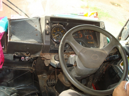 .ขายด่วนรถบัสพัดลม 10 เมตรรถสวยพร้อมใช้งานประหยัดน้ำมันสุดๆ ตอนนี้ใช้รับเด็กนักเรียนทุกวันไม่เคยมีปัญหา        เครื่อง HINO 195HP.TURBO เครื่องหน้า ประหยัดน้ำมันมากๆ        ครัชซีเบนซ์แท้ แหนบ  ยาว 10 เมตร จำนวน 43 ที่นั