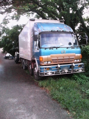 รถฮีโน่ 12 ล้อ ตู้เย็น  360 แรงม้า. ปี 39  สนใจติดต่อ 081 - 6079515