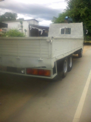 ขายด่วนรถบรรทุกหกล้อ