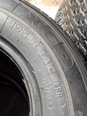 195R14  MICHELIN XCD ปี 2012  มี 3 เส้น   โทร.081-427-3941