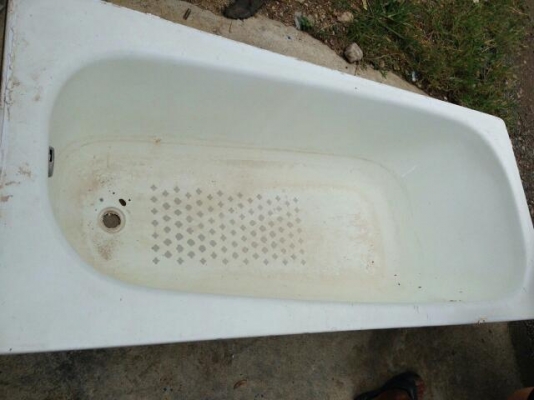 อ่างอาบน้ำเหล็ก  1,000 บาท