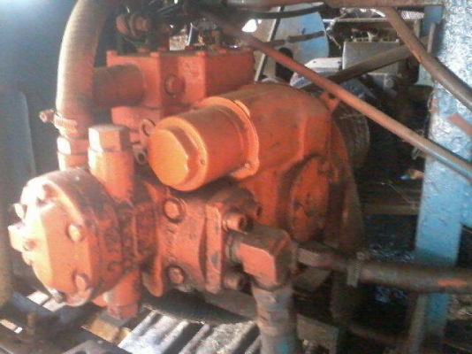 ขายรถเกี่ยวข้าว ต่ออู่สามชุก รองกระสอบ ตัวเดิน10  เครื่อง195 สภาพพร้อมใช้งาน ช่วงล่างดี