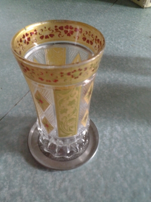 จานโลหะรองแก้วแกะลาย