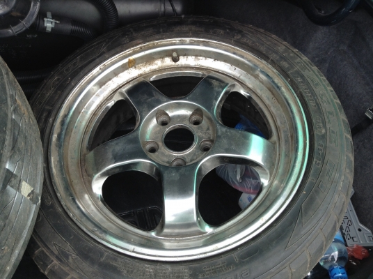 เศษแม็ก s1 ขอบ 17 กว้าง 7 นิ้ว 5 รู 114 พร้อมยาง ราคา 1000 บาท