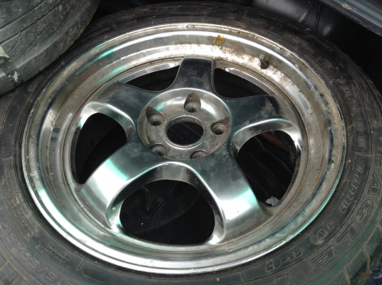 เศษแม็ก s1 ขอบ 17 กว้าง 7 นิ้ว 5 รู 114 พร้อมยาง ราคา 1000 บาท เศษแม็ก s1 ขอบ 17 กว้าง 7 นิ้ว 5 รู 114 พร้อมยาง ราคา 1000 บาท