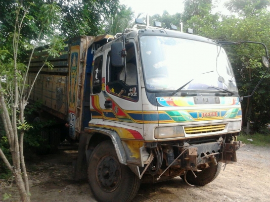 ขายครับ ISUZU DECA 270 ปี 46 ดั้มมิเนียม ยางใหม่ (อ้อ ลืมไป ดั้มล่วงมาครับ ต้องดัดคัสซีใหม่ ครับ)
