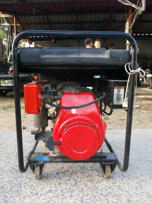 เครื่องปั่นไฟ Onan    5 KVA