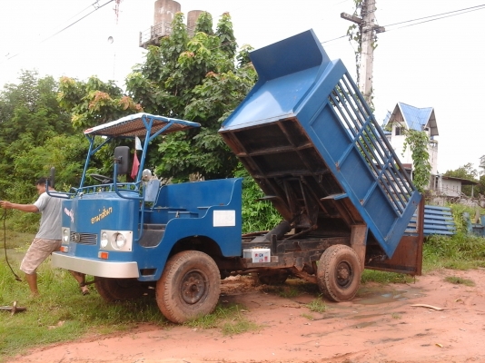 รถอีแต๊นดั๊ม เครื่อง 74 แรงมา สนใจติดต่อ 080-1998312