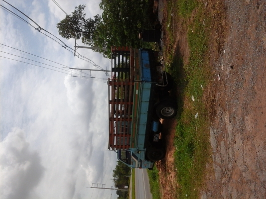 รถอีแต๊นดั๊ม เครื่อง 74 แรงมา สนใจติดต่อ 080-1998312