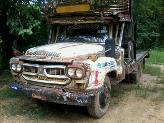 **225,000 บ.ต่อรอง**ขาย10ล้อเพลาเดียวท้ายลาดขึ้นแบคโฮ120 ISUZU TX วางเครื่อง6BD1-165(ไม่มีใบคุม) เครื่องแรง อึด แน่นดี ช่วงล่างเพลาเดียวเดิม คัสซีดี มีบวมนิดๆหน่อย ตามอายุ หางสภาพดี เหล็กหนาแข็งแรง พื้นดีไม่ผุ หัวเก๋งสวยเดิม บางดีสีมีลอกนิดๆหน่อย พ.ธรรมดา